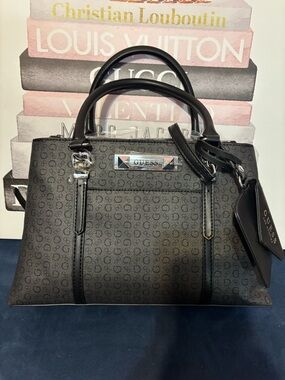 Guess shoulder bag